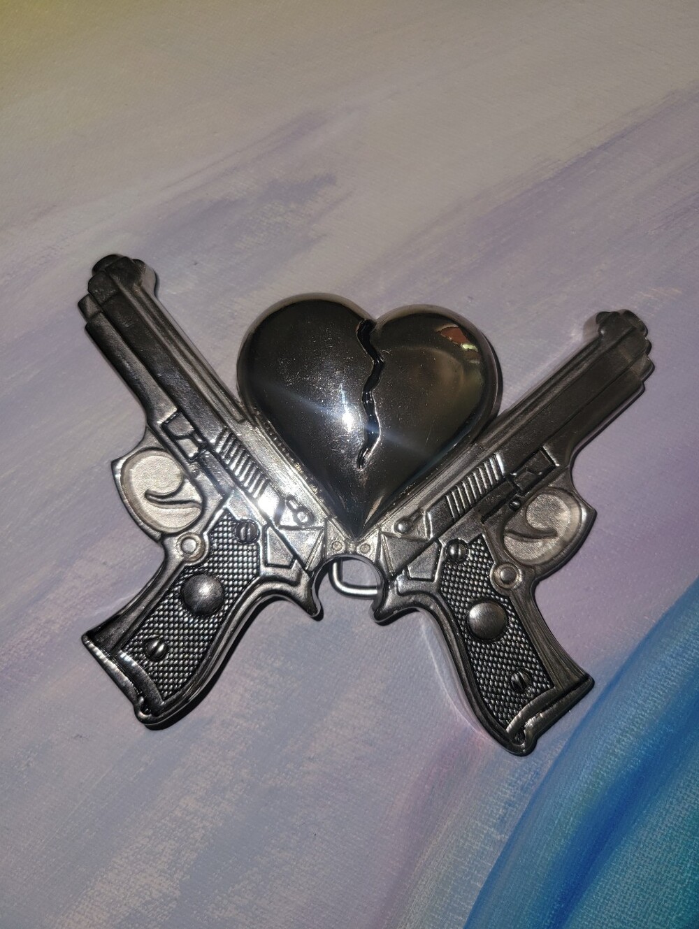 Silver Toned Belt Buckle Broken Heart Pistols